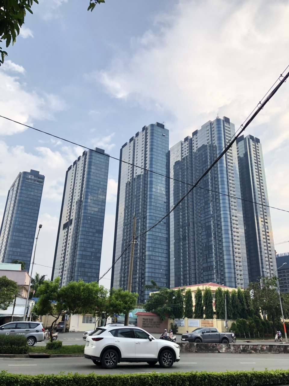 Bán gấp MT đường Long Thuận, Long Phước, Q.9, 54x240m, 7500m2 ( 27tr/m20 . Giá: 185 tỷ