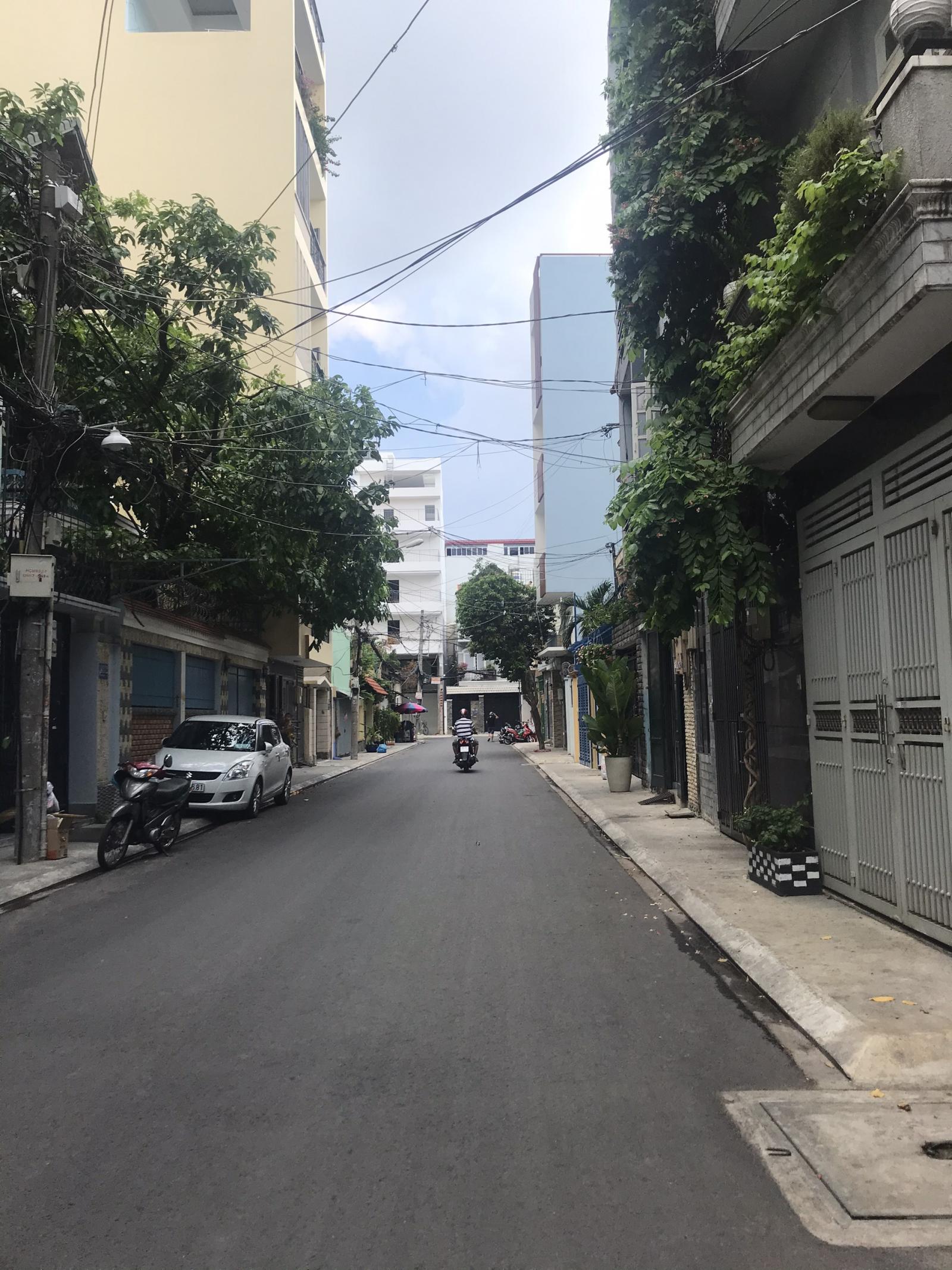 HXH trải nhựa 8m, Phan Văn Sửu, P13, Tân Bình; 5.5x11m; trệt 3 lầu ở liền giá 8.5 tỷ