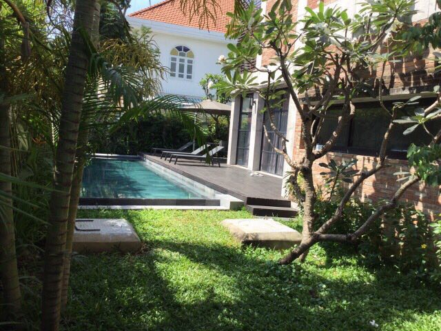 Cần bán gấp villa Thảo Điền quận 2 hồ bơi sân vườn thiết kế hiệu đại