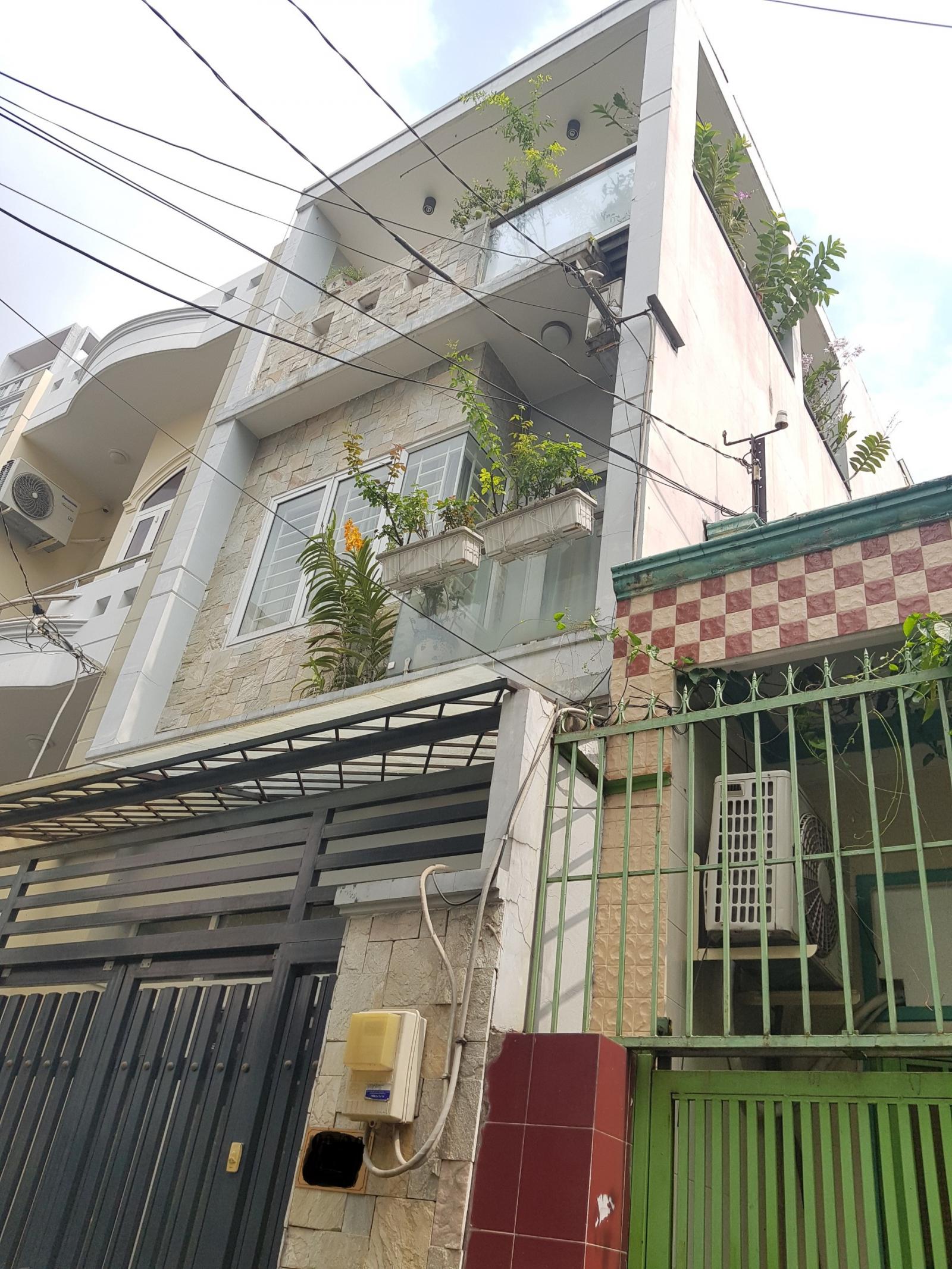 Bán nhà gần chợ vải Tân Bình, mặt tiền đường chỉ 100tr/m2 - DT: 8 x 31m, trệt 3 lầu nhà cực đẹp