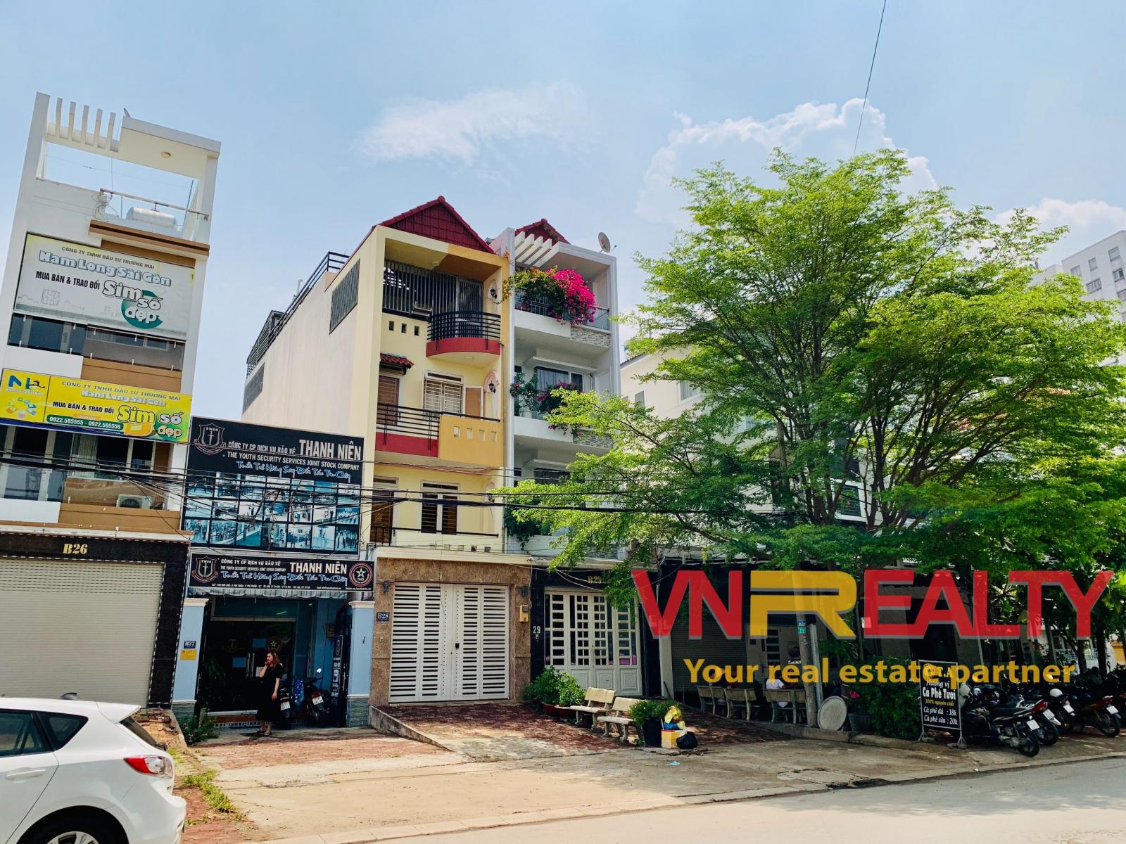 Cần bán nhà phố 3 tầng mặt tiền 30m đường Phú Thuận khu dân cư Nam Long Phú Thuận.