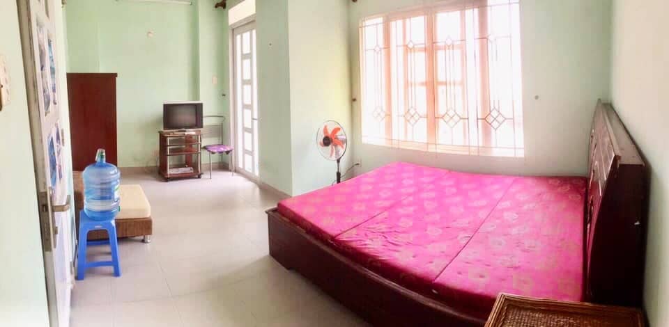 Bán nhà hẻm xe hơi Hoàng Hoa Thám dt: 4,5 x 11 nhà xây 3 lầu 6,9 tỷ.