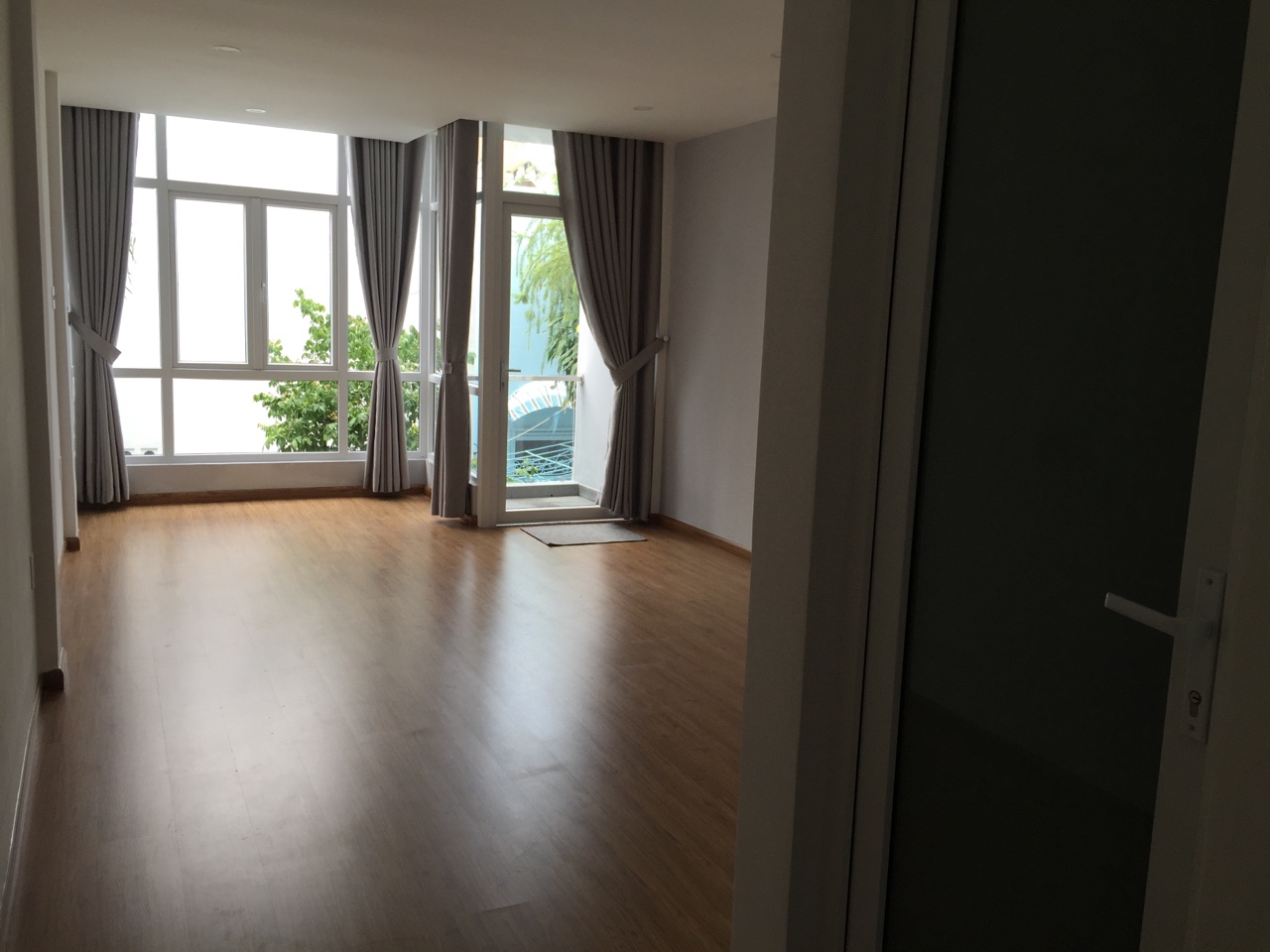 Chính chủ bán nhà 4 tầng MT Hai Bà Trưng giảm 20% DTCN 70,9m2 thuê 100tr/th bán 25 tỷ