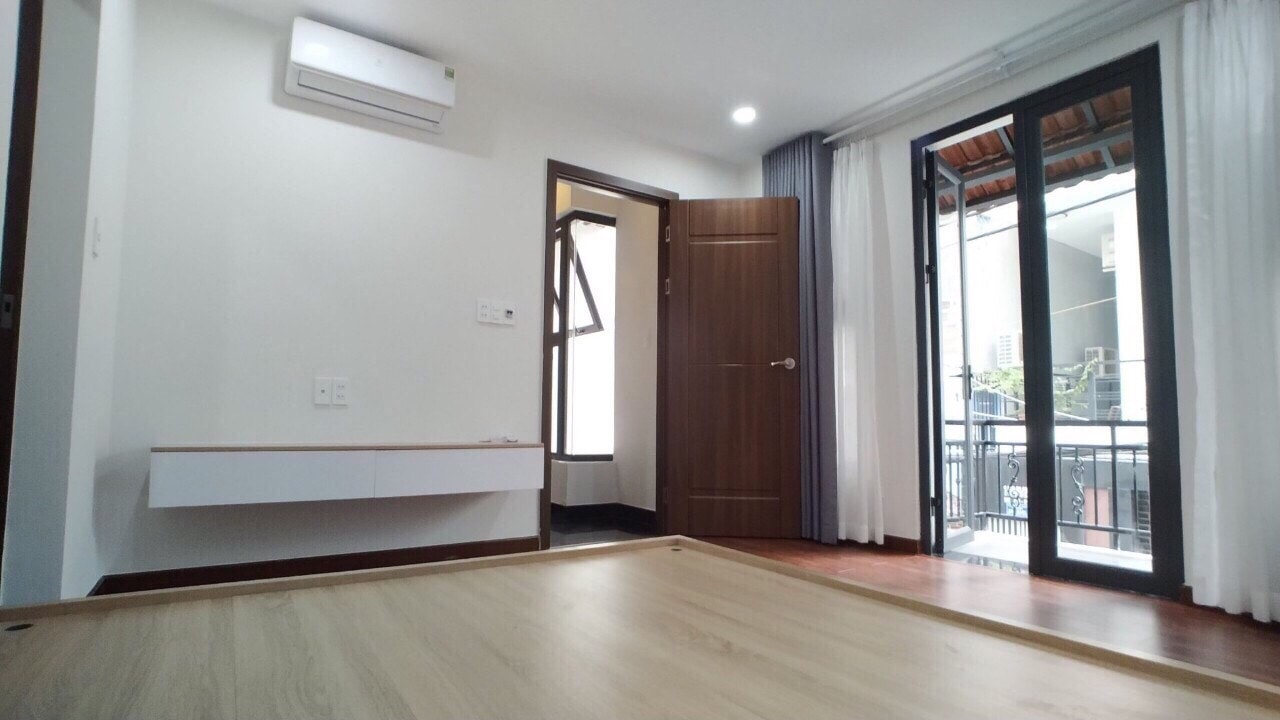 Chính chủ bán nhà 4 tầng MT Hai Bà Trưng giảm 20% DTCN 70,9m2 thuê 100tr/th bán 25 tỷ