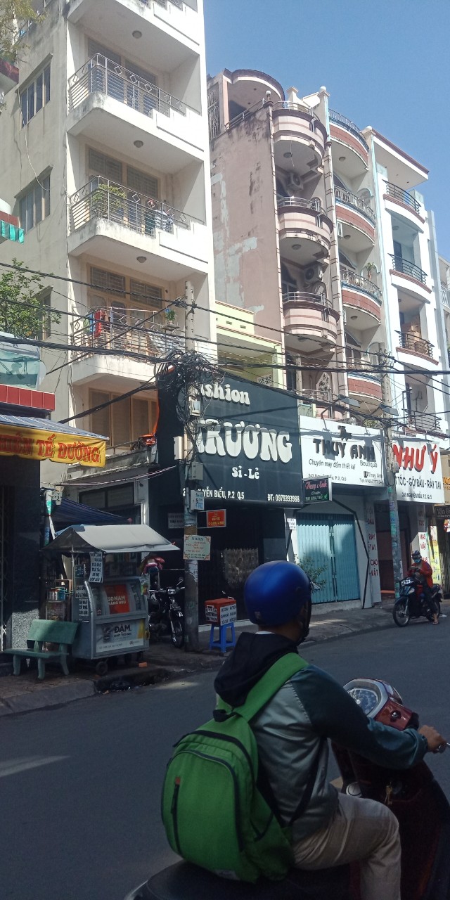 Chính chủ bán gấp nhà Nguyễn Trãi - quận 5. (5.5x20m), 6 lầu, thang máy, 18 phòng full NT, HĐT 80tr