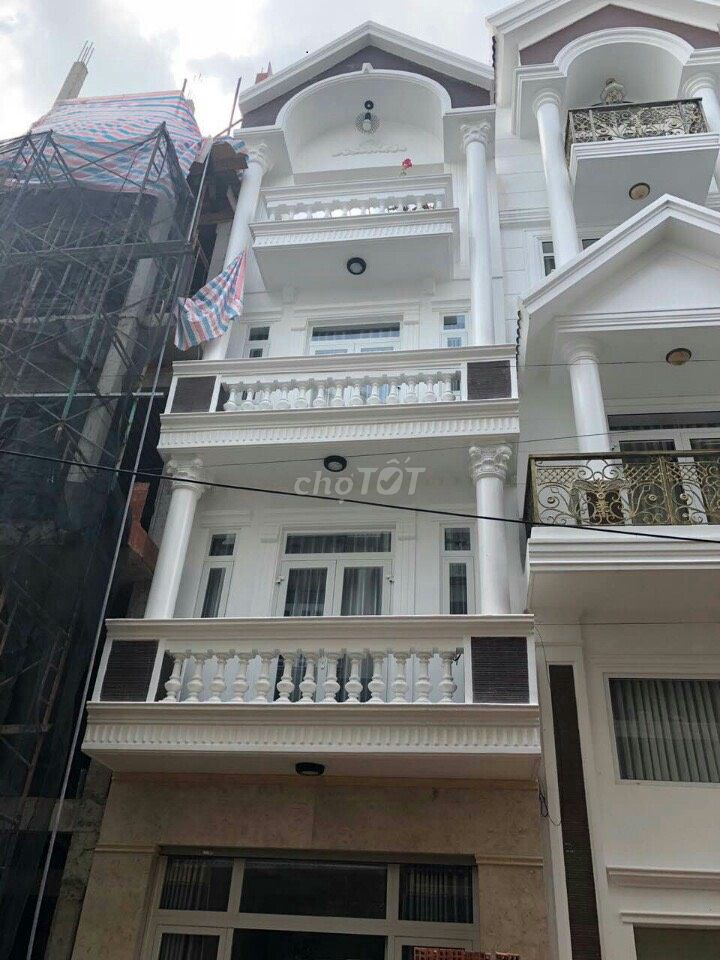 Bán nhà Trần Bình Trọng trệt 3 lầu có 3 PN, hẻm 4m