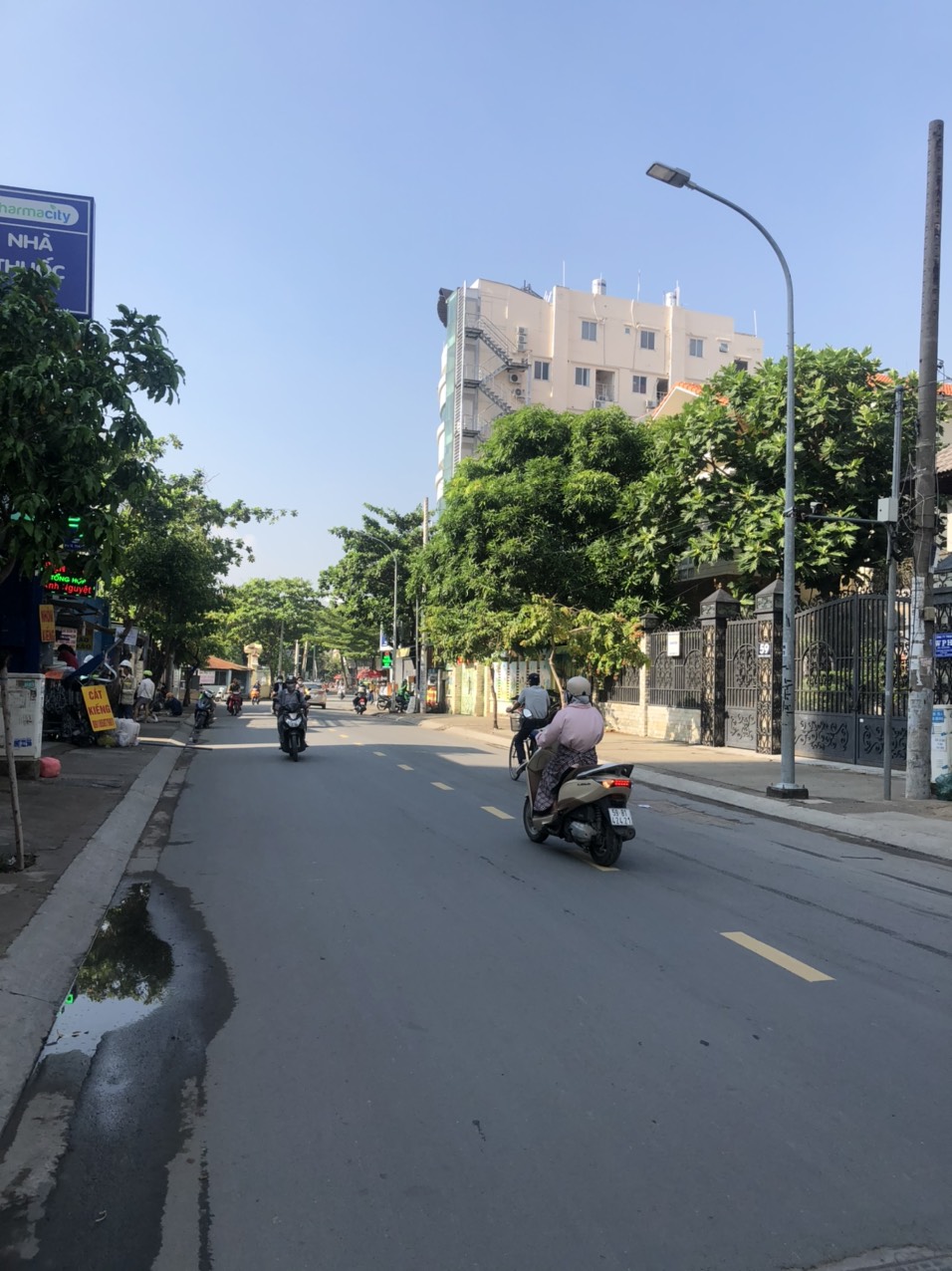 Cho thuê BT mặt tiền đường Quốc Hương Thảo Điền, diện tích 640m2, giá 180 triệu
