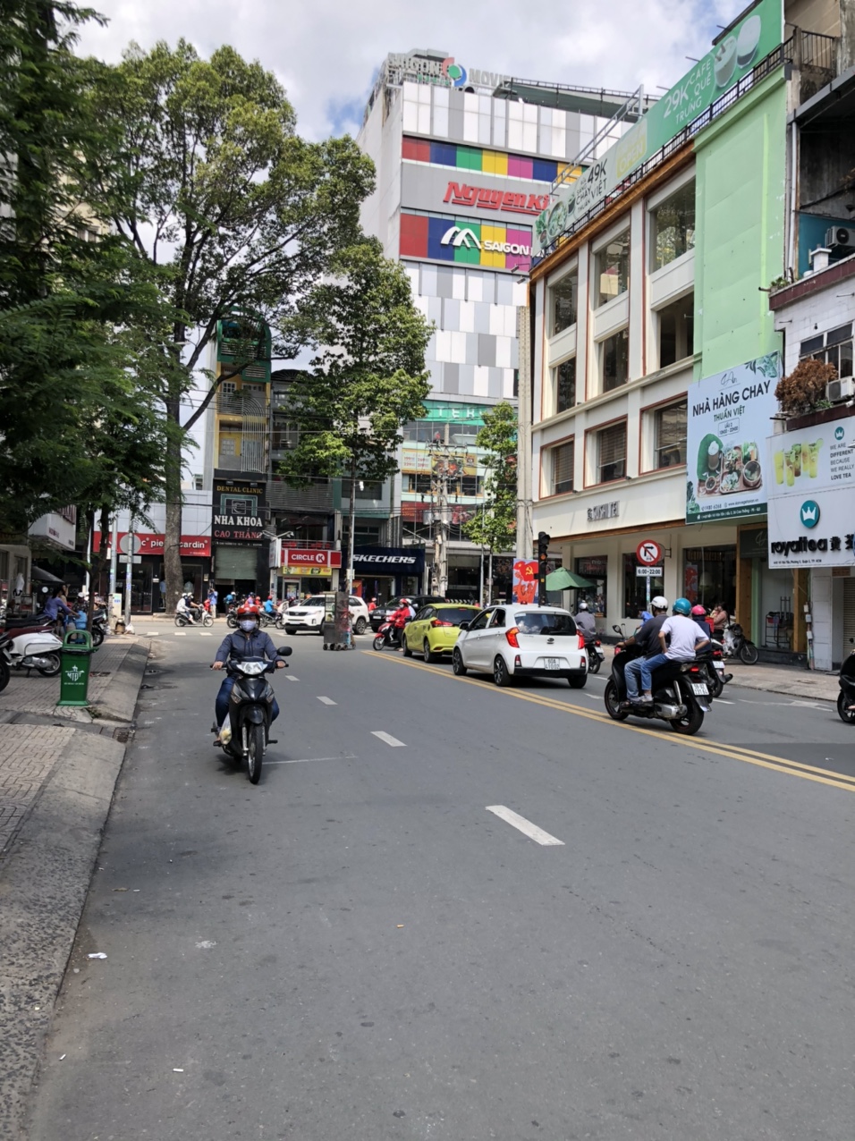 Bán nhà mặt tiền đường Võ Văn Tần P.5 Quận 3. DT 4.2x18m, nở hậu 8m, CN 112m2, giá tốt nhất thị trường. 