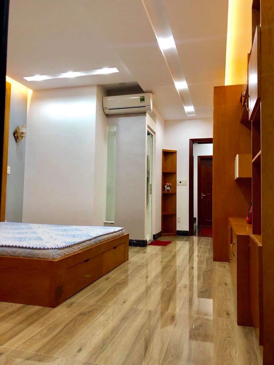 Bán gấp  MT đường Quang Trung, DT 4,25x27m, 3 tầng, giá 15,5 tỷ, LH 0919818429