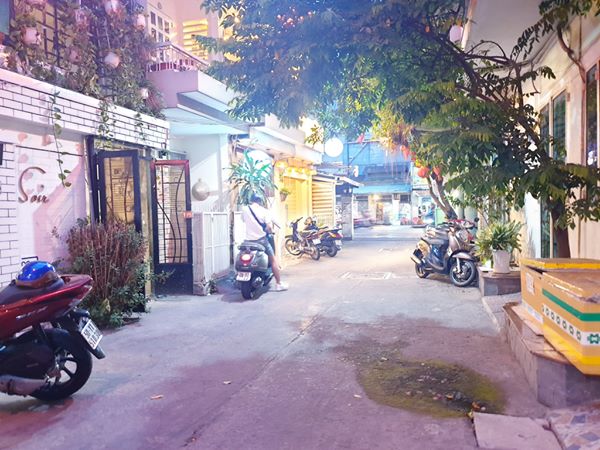 Bán gấp HXH Lê Văn Sỹ, quận 3, DT: 6.8x24m. Giá: 13.9 tỷ