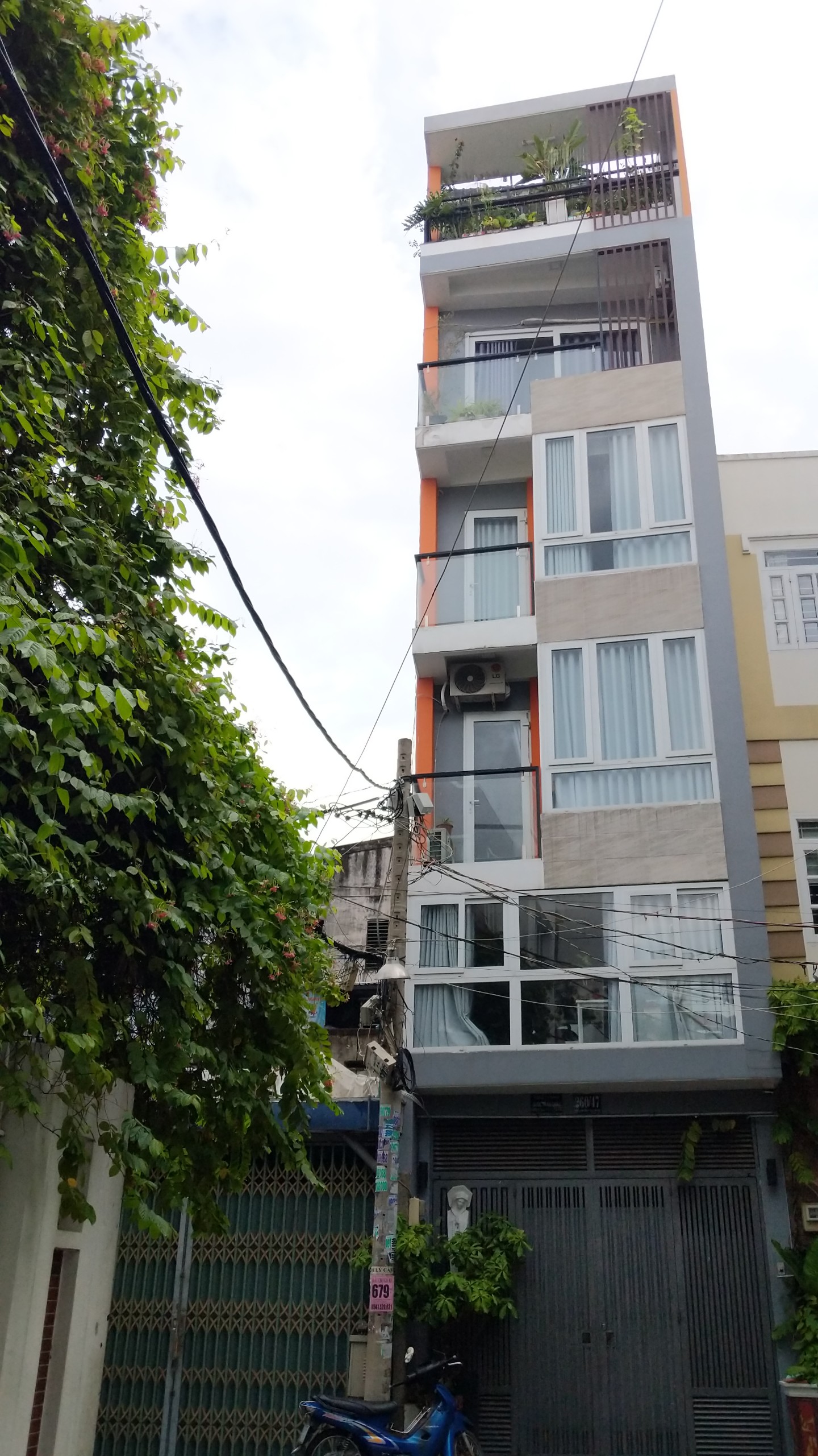 Bán nhà MT Lê Văn Sỹ, P2, Tân Bình, 4.5m x 25m, nở hậu: 8m, lầu 4, giá đầu tư chỉ hơn 200 tr/m2