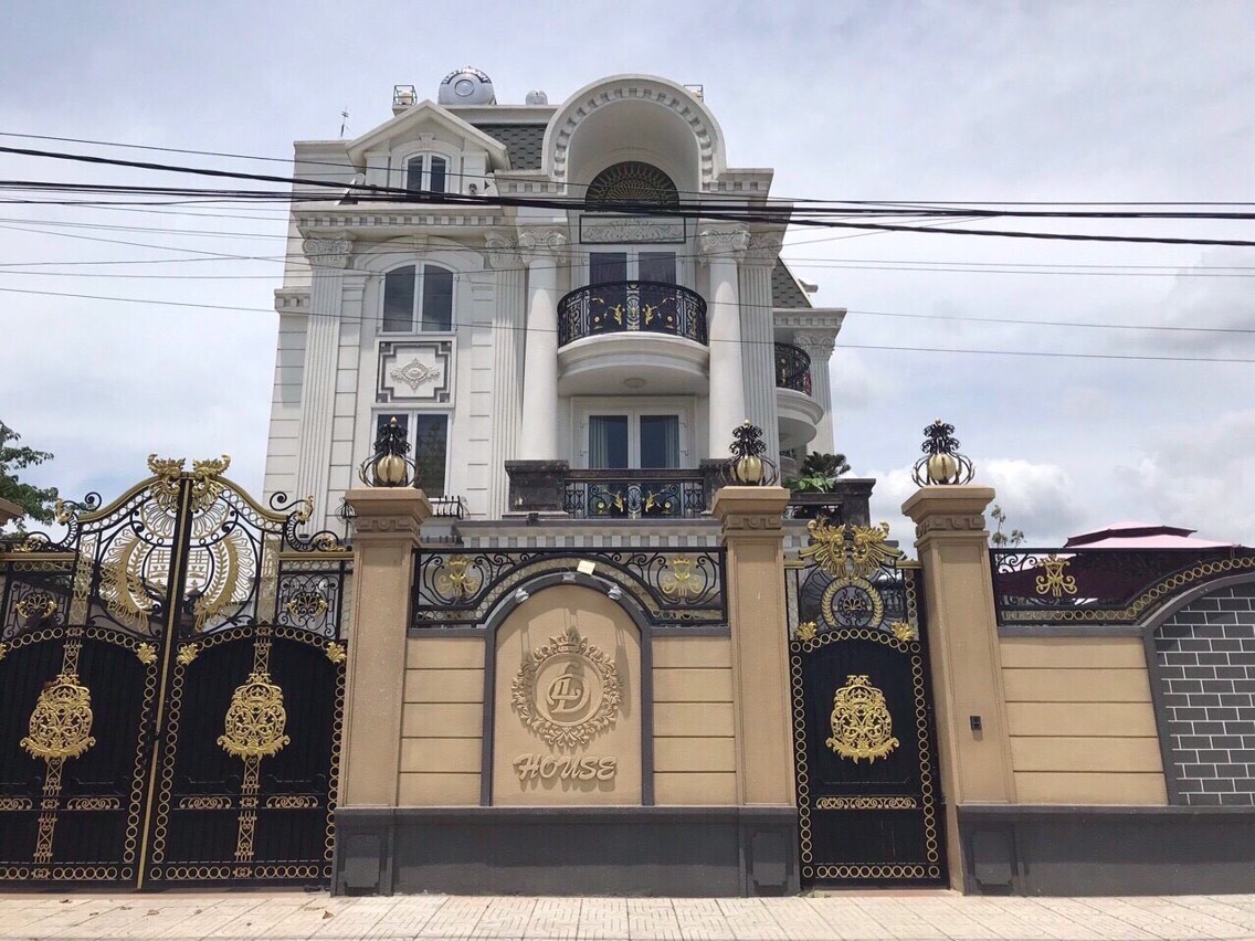 Tài sản Đầu tư Giữ tiền. CHDV, Quận 10.  - DT: 220m2 (11m x 20m). Sàn 828 m2. Kết cấu: 1 hầm, 5 lầu. Thang máy
