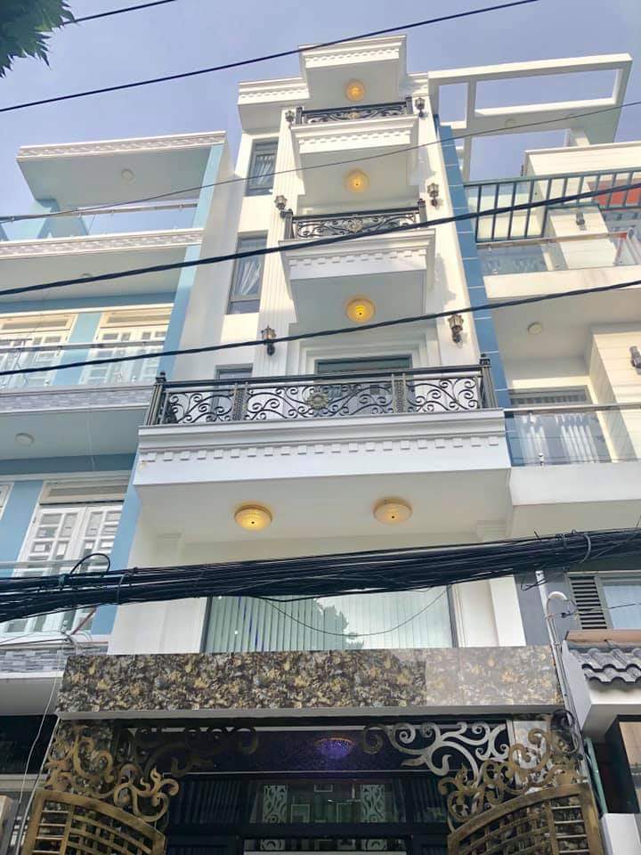 Bán gấp nhà đường Nguyễn Đình Khơi, phường 4, Tân Bình, Giá chỉ hơn 5 tỷ cho nhà hẻm xe hơi