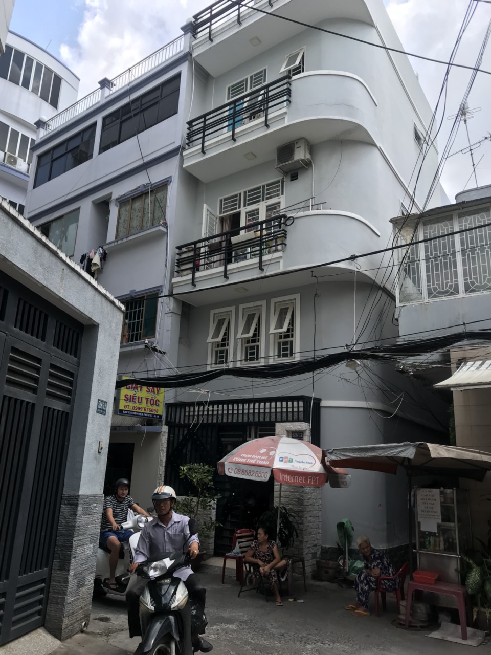 Bán gấp khách sạn mặt tiền Lê Hồng Phong, P12 Quận 10, DT: 4x26m. KC 6 Lầu thang máy giá 34 tỷ .
