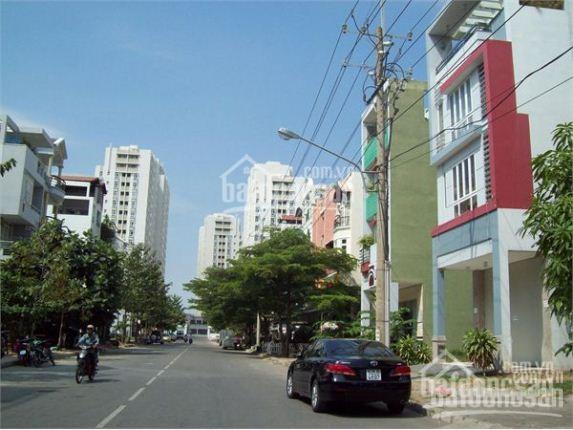 Bán gấp nhà phố Hưng Gia - Phú Mỹ Hưng có thang máy giá 21 tỷ thương lượng sổ hồng