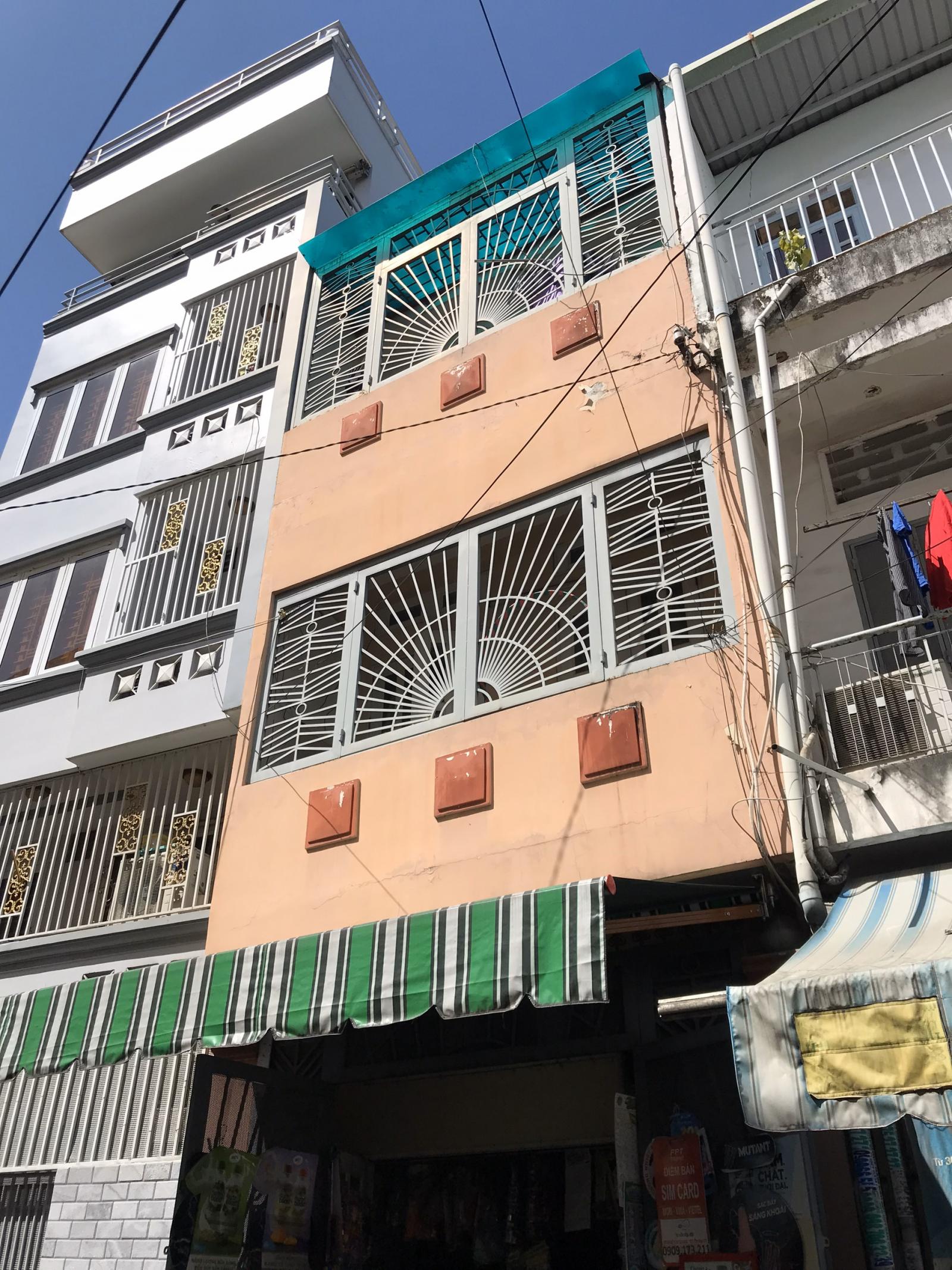 Bán nhà mặt tiền Trần Quý, , Q. 11 khu Chợ Thiếc, Dt 4.2*21m, trệt 3 lầu. Giá: 20 tỷ TL