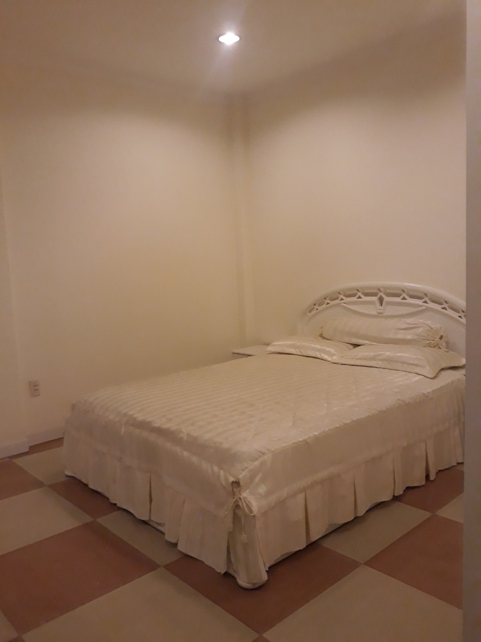 Bán nhà hẻm 5m Trần Hưng Đạo Q5, gần Nguyễn Văn Cừ giáp ranh trung tâm q1.