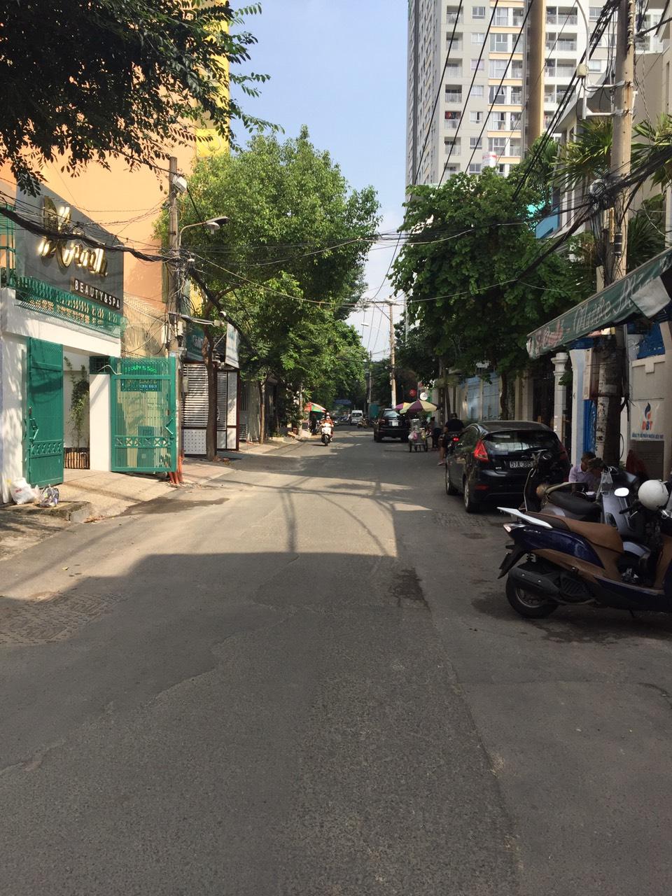Cần tiền bán gấp nhà HXH 8m đường Nguyễn Đình Khơi, Phường 4, Quận Tân Bình. DT 11x5m giá chỉ 7.8 tỷ