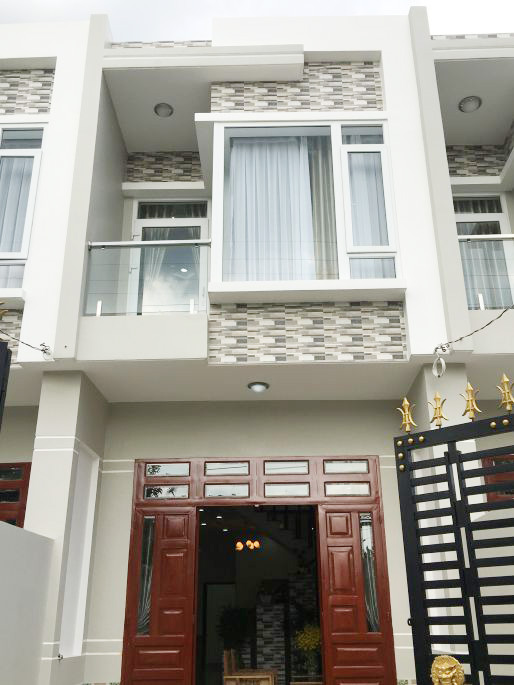 Bán nhà mặt tiền đường Nguyễn Chí Thanh, DT: 4 x 22m vuông vức nhà 6 lầu không lỗi