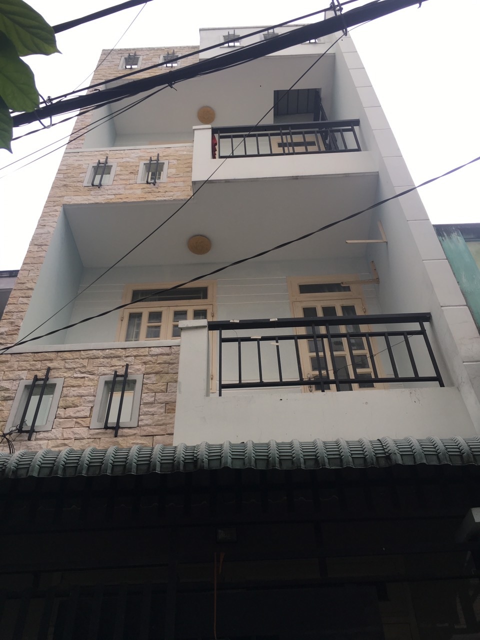 Nhà hẻm rộng Bình Tân 3 tấm mới gần siêu thị Aoen Tân Phú bán gấp chính chủ