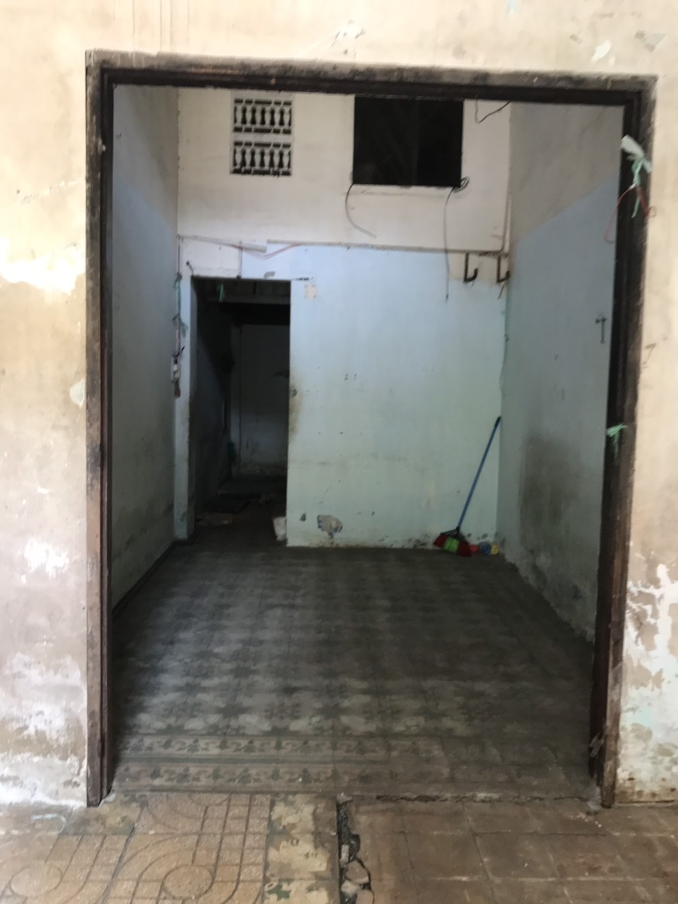 CHÍNH CHỦ CẦN BÁN NHÀ NÁT TẠI QUẬN 1, TP HỒ CHÍ MINH