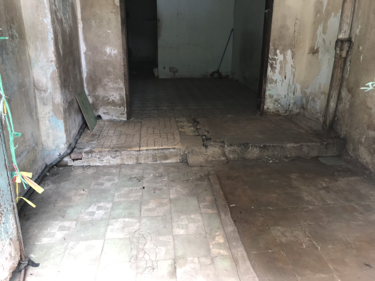 CHÍNH CHỦ CẦN BÁN NHÀ NÁT TẠI QUẬN 1, TP HỒ CHÍ MINH