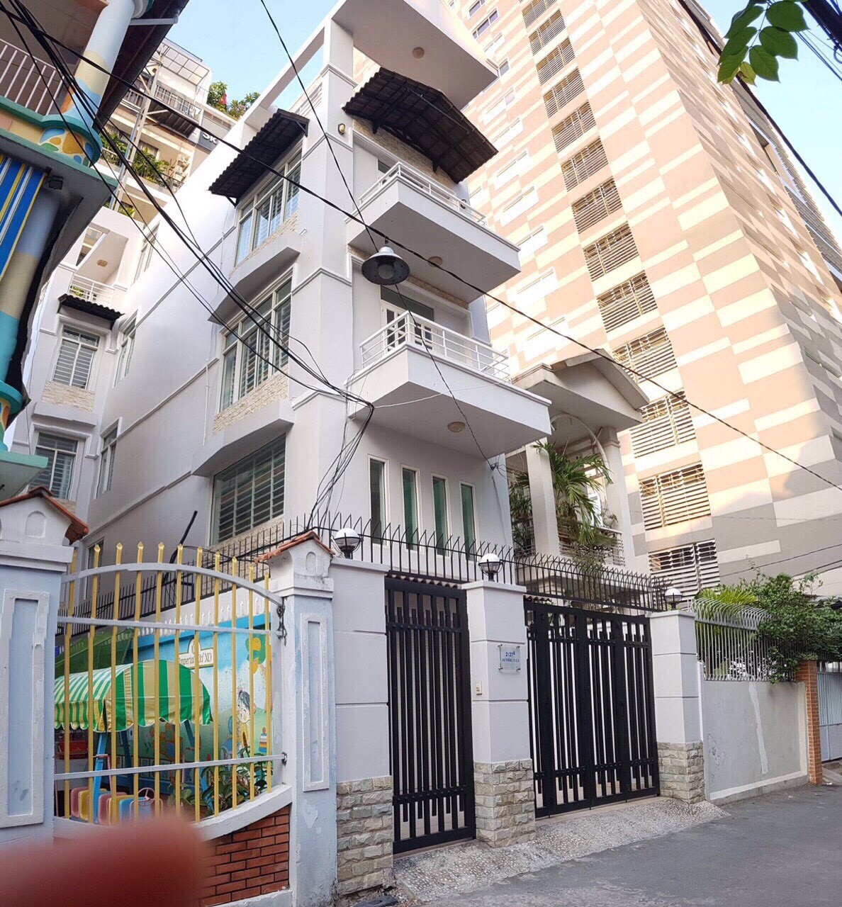 Bán nhà HXH 443/ Điện Biên Phủ Q3, DT: 4x16m, 4 lầu, giá: 9 tỷ TL