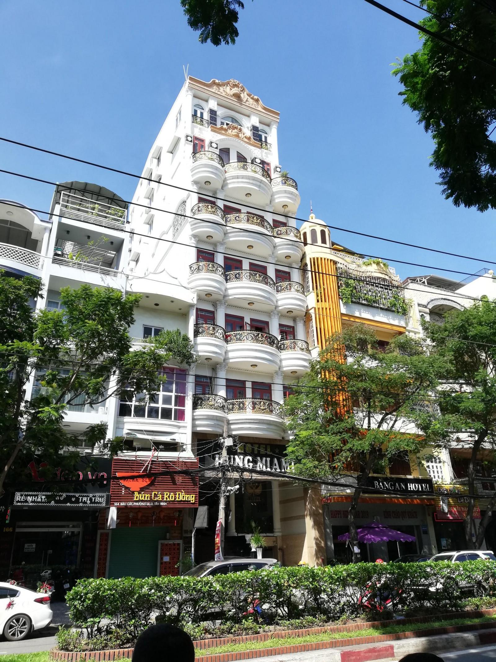 Bán nhà 2 mặt tiền đường Cộng Hoà quận Tân Bình, diện tích 6x24m, giá 30 tỷ 500 triệu