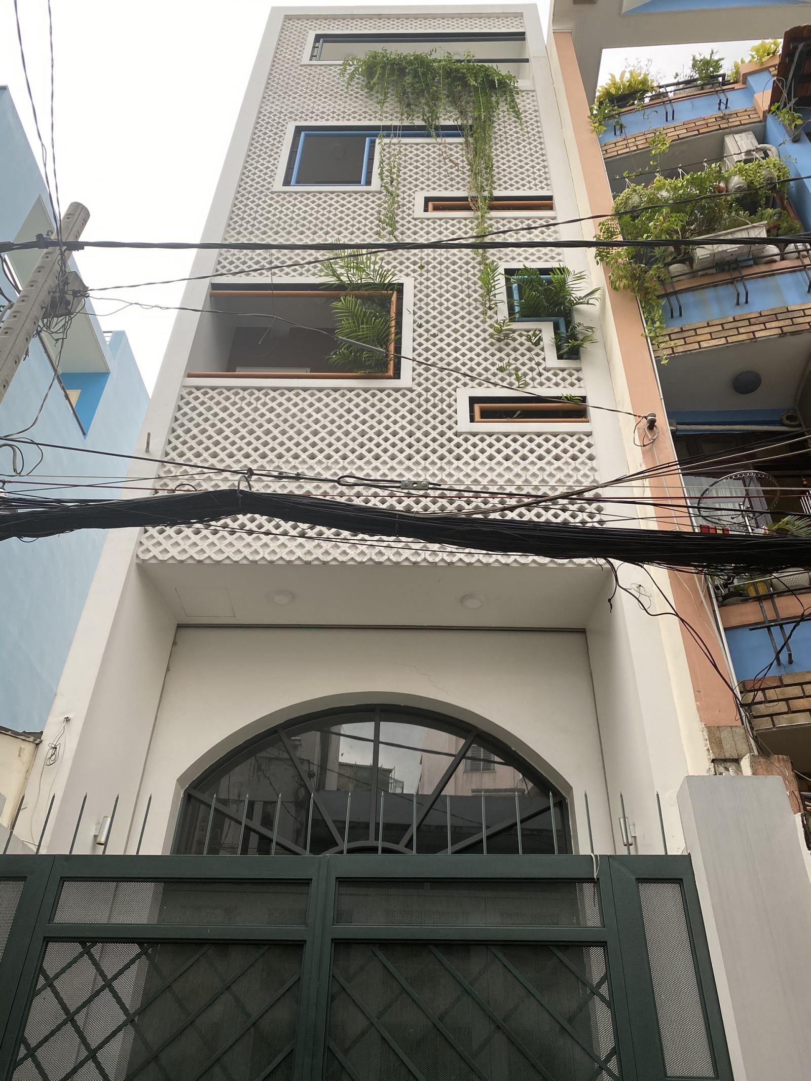 Bán nhà ngay HXH Trần Quang Diệu , Quận 3 , Cách MT 30m , trệt 3 lầu đúc ,3,4x8m , 3,6 tỷ tl 