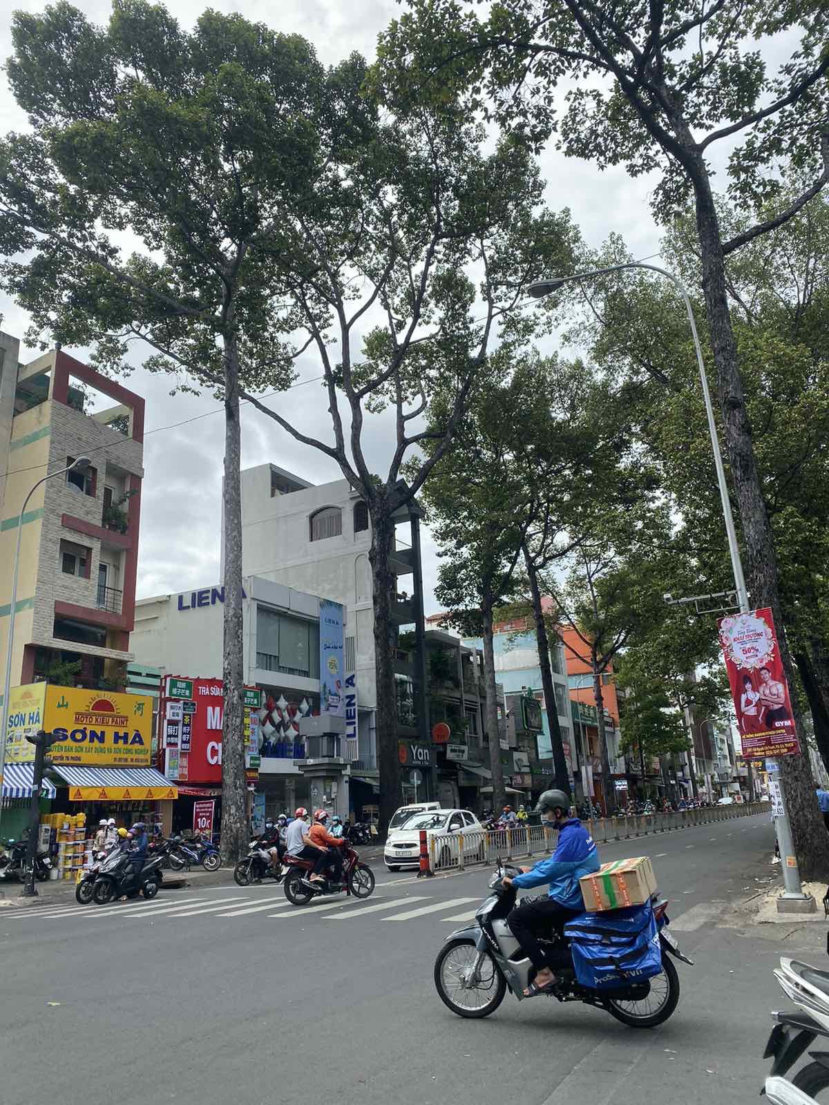 Vỡ nợ cần bán gấp nhà 2 mặt tiền lớn đường Nguyễn Trọng Tuyển. 5x20m