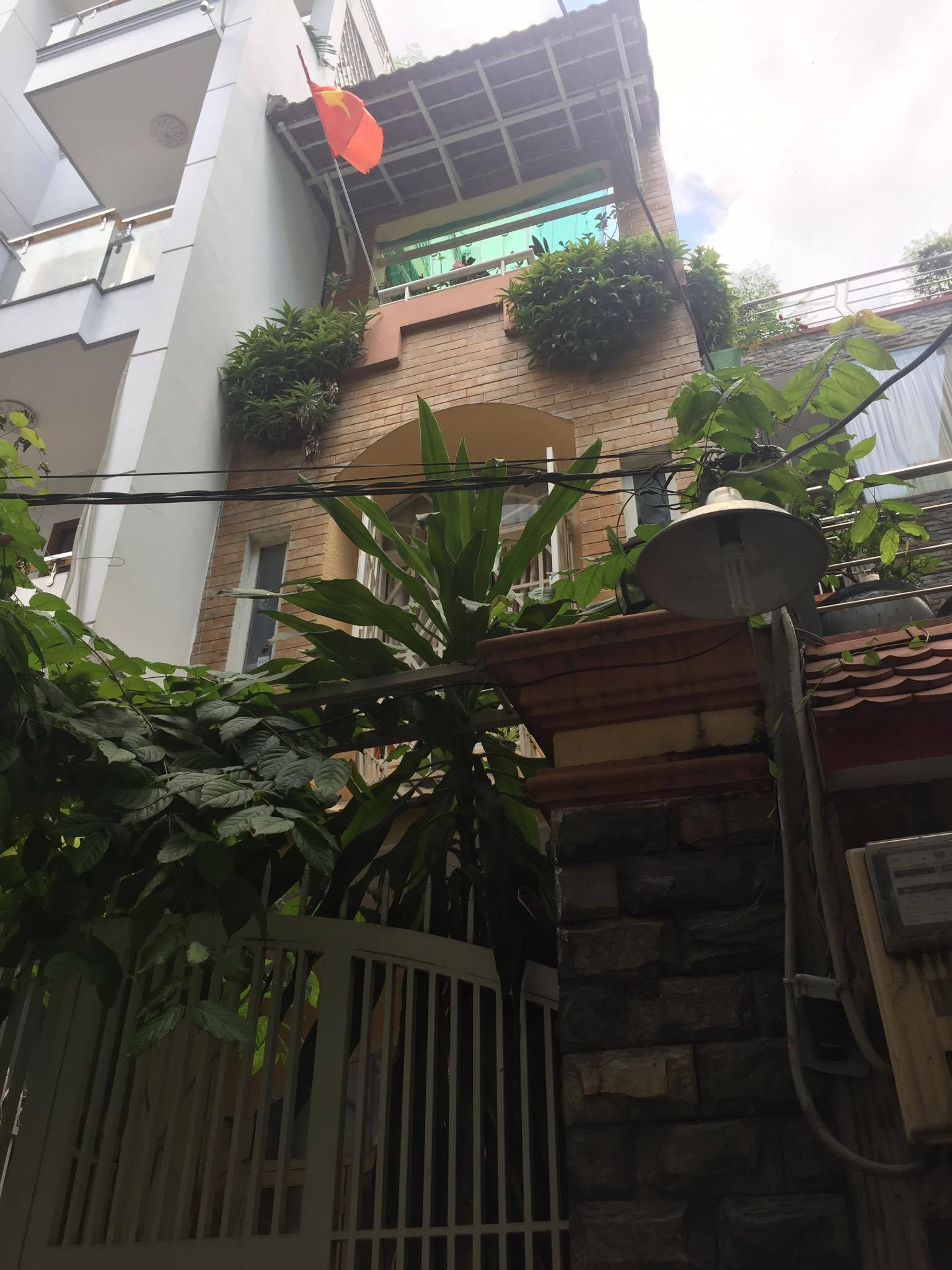 Bán nhà góc 2 mặt tiền đường Hòa Hảo, Quận 10, (4.6x16m) trệt 3 lầu, giá chỉ 16.5 tỷ TL