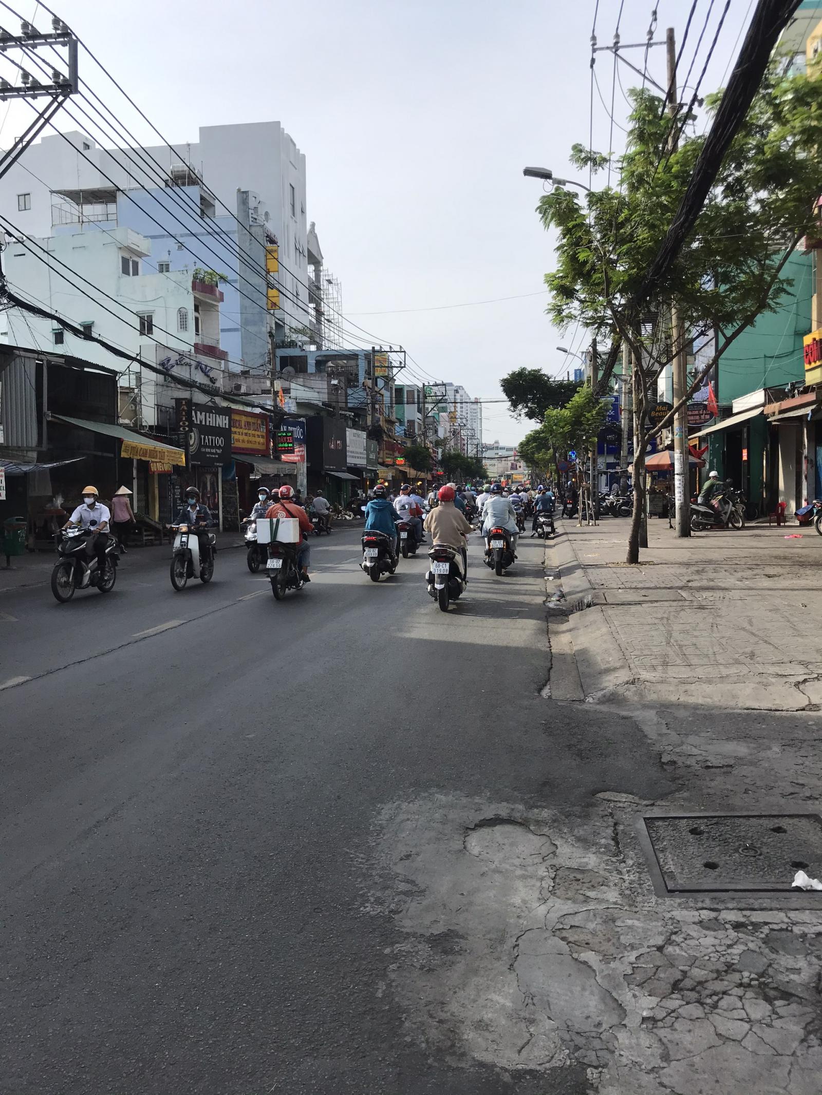 Đi Mỹ bán nhà MT đường Hoàng Dư Khương, P12, Quận 10, DT 4x12m (2 lầu). Giá 14 tỷ 