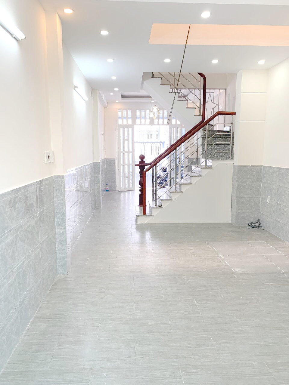 Cho thuê nhà mới 1 lầu gần Bùi Viện P.Phạm Ngũ Lão Quận 1 + Diện tích: 4 x 14.5m
