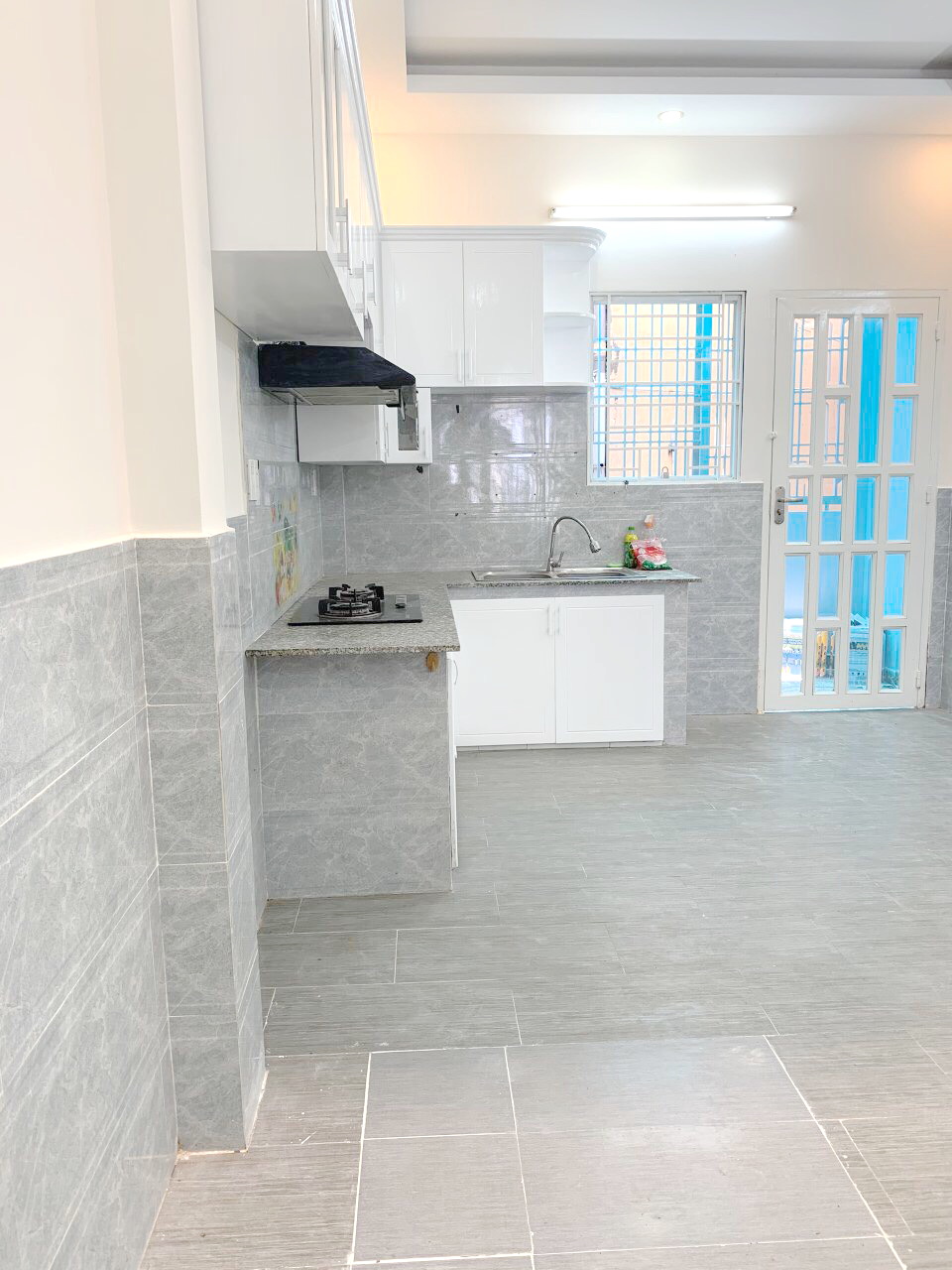 Cho thuê nhà mới 1 lầu gần Bùi Viện P.Phạm Ngũ Lão Quận 1 + Diện tích: 4 x 14.5m