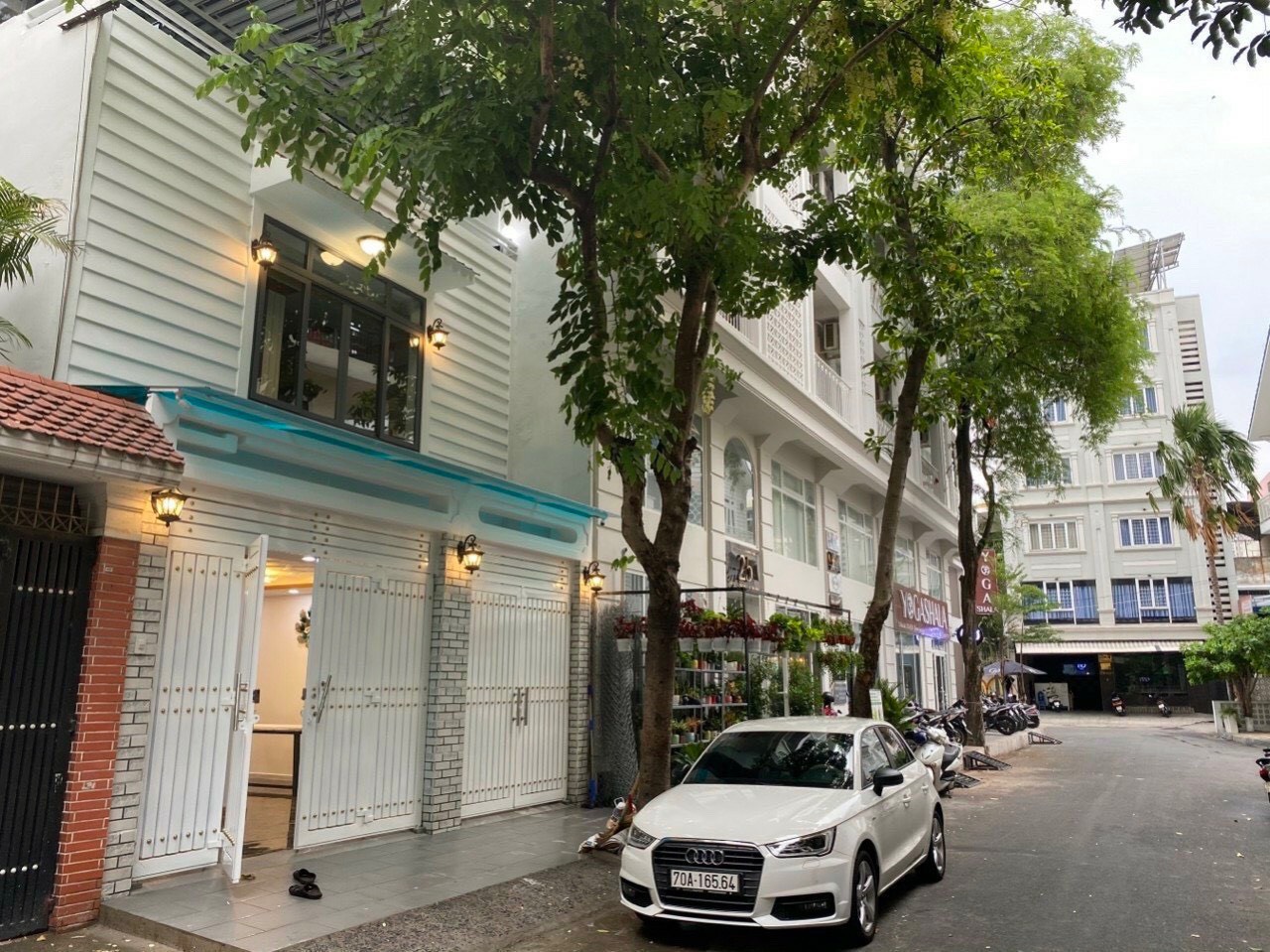 Cần bán gấp nhà căn góc 2 mặt tiền đường Nguyễn Quang Bích. Vị trí đẹp nhất K300