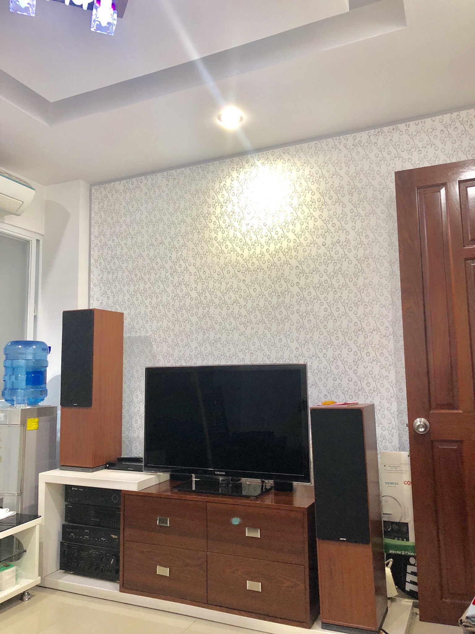 Bán nhà đang ở đường Tôn Thất Hiệp, DT: 4x15, chỉ 8 tỷ 6, xe hơi vô tận nhà, Q.11, LH: 0915190011