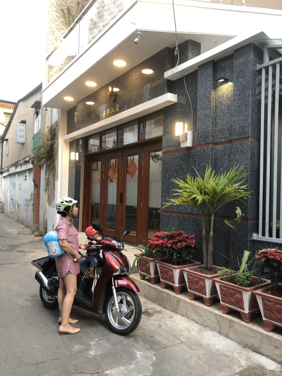 Bán nhà MT nội bộ Cư Xá Lê Đại Hành, DT: 4x18m, Trệt, 4 lầu, xe hơi vô tận nhà, chỉ 10 tỷ 8, LH: 0915190011