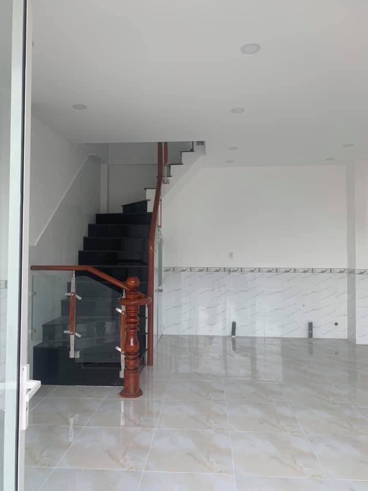 Bán gấp nhà MT Lê Quang Định Quận Bình Thạnh DT 10x28m trệt 2 lầu cũ HĐ thuê 100tr gia chỉ 39 tỷ