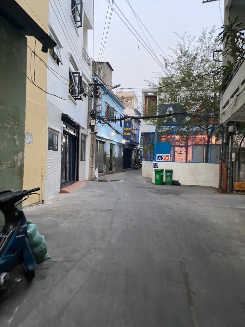 Bán nhà mặt phố trung tâm Thảo Điền, sát Xuân Thủy, DT: 9x28.5m, HĐT: 55,653 triệu/th, giá 32.5 tỷ