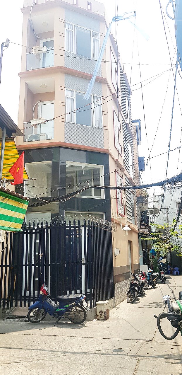 Cần tiền bán gấp nhà Bình Tiên, DT: 4x10m, trệt 2 lầu, chỉ 4 tỷ 8, q.6 LH: 0915190011