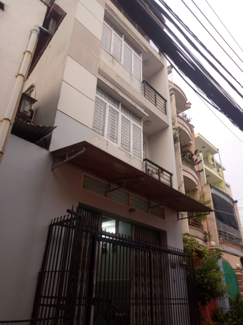 Nhà hẻm xe hơi, 126 Trần Quang Cơ, Tân Phú, 3 tầng, chỉ 3.4 tỷ. Vừa ở vừa cho thuê.
