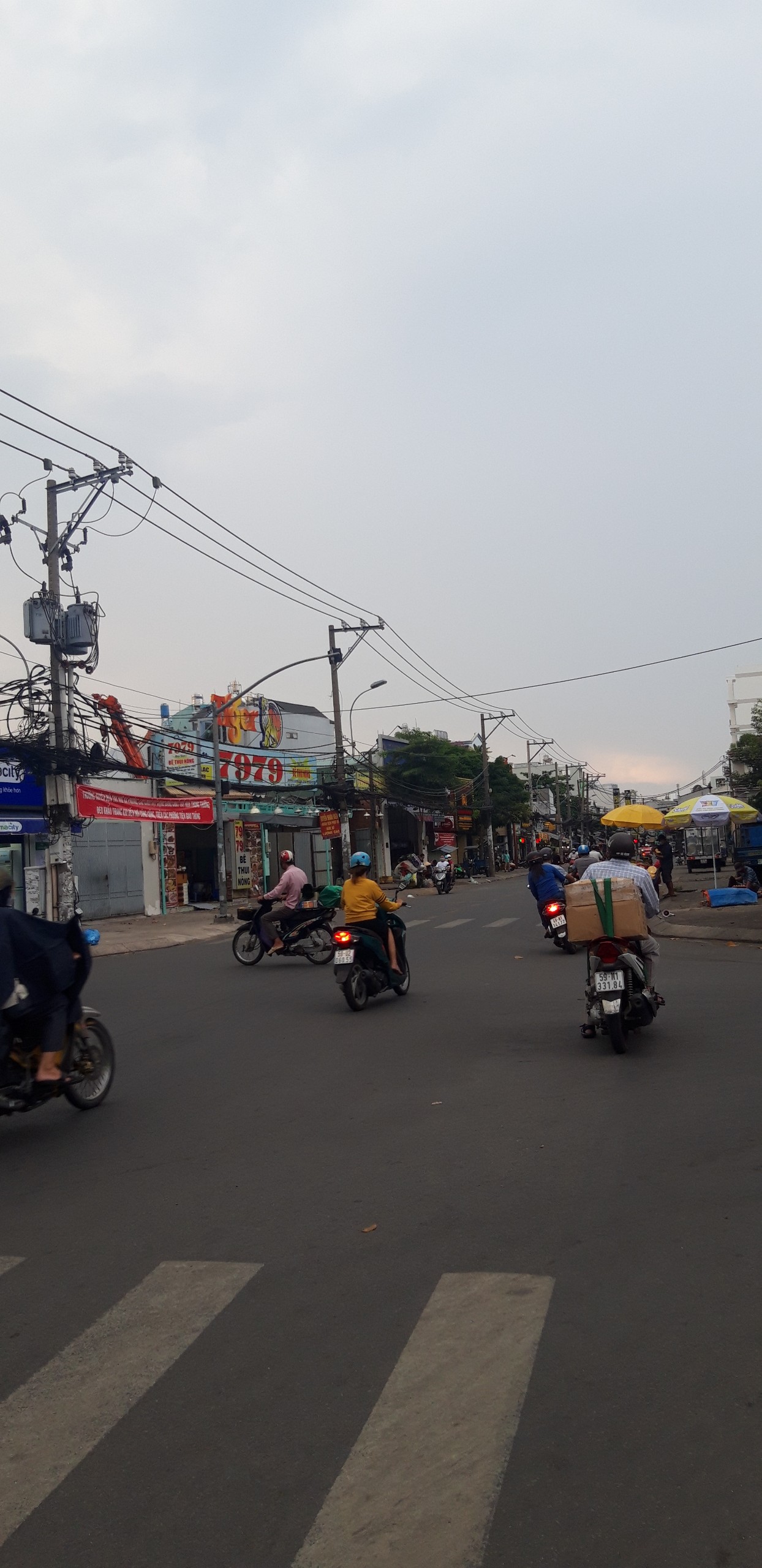 MT Kinh Doanh Bàu Cát 8  P 10 Q.Tân Bình (4,25 x 19),78m2 4 Lầu  Giá: 11.5 Tỷ