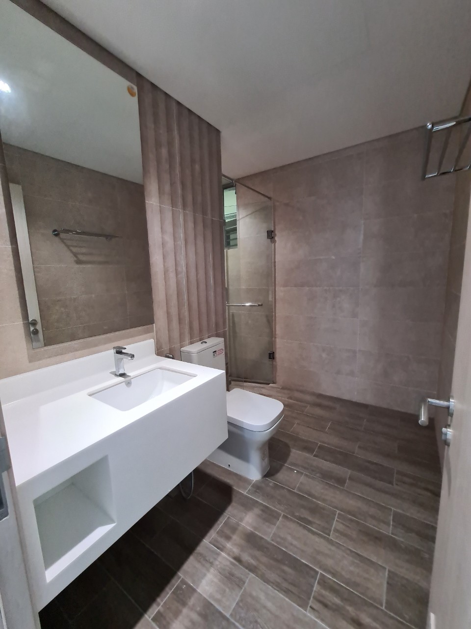 Bán CH Midtown 5* Phú My Hưng 2PN ,2wc DT: 92m bán 6.1tỷ kèm bãi đậu oto