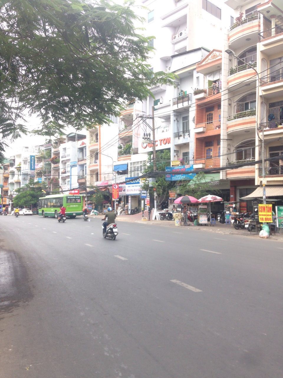 Bán nhà 2 mặt tiền hẻm 666 đường 3 Tháng 2, P14, Q10, DT: 5x20m (CN: 98.1m2)