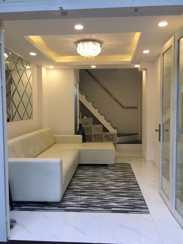 Bán nhà đang ở đường Tôn Thất Hiệp, DT: 4x15, chỉ 8 tỷ 4, xe hơi vô tận nhà, Q.11, LH: 0915190011