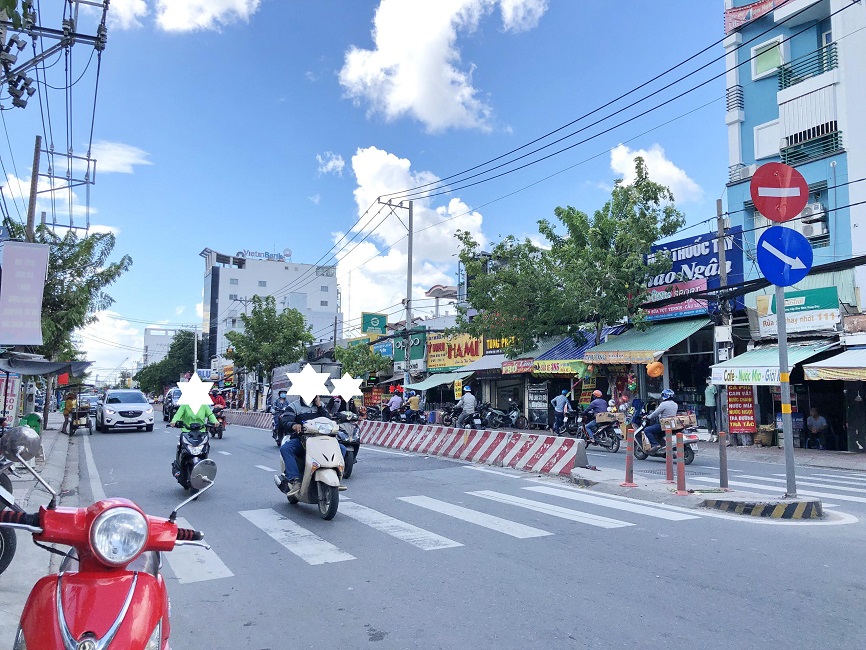 Bán nhà 2 lầu mặt tiền đường Huỳnh Tấn Phát Quận 7