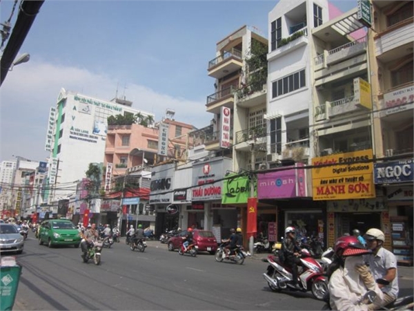 Bán nhà mặt tiền đường Trường Sơn, phường 15, Quận 10, DT: 4x32m, giá 23,5 tỷ
