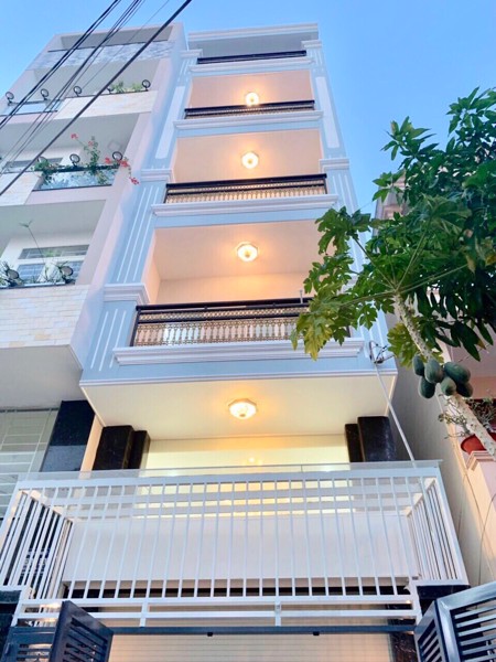 Bán căn hộ DV đường Cộng Hòa, P13, Tân Bình; 4.5x15m; 3 lầu ST mới đẹp; giá chỉ 16.2 tỷ