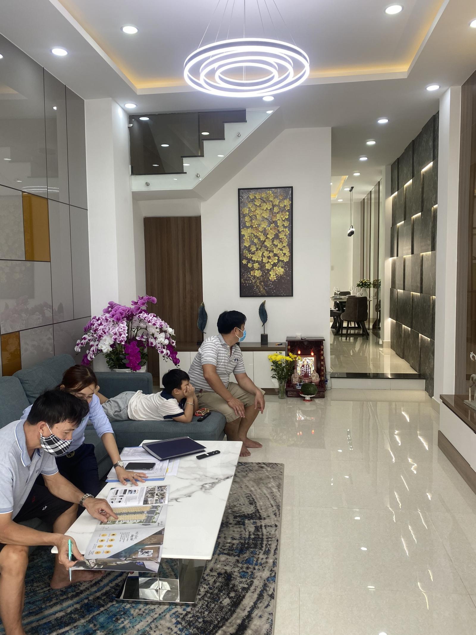 Cần bán nhanh nhà 4 lầu mới HXH 12m Nguyễn Oanh, P. 17, Gò Vấp, DT 4x16m,  giá 4.1 tỷ TL . LH : 0908714902 AN