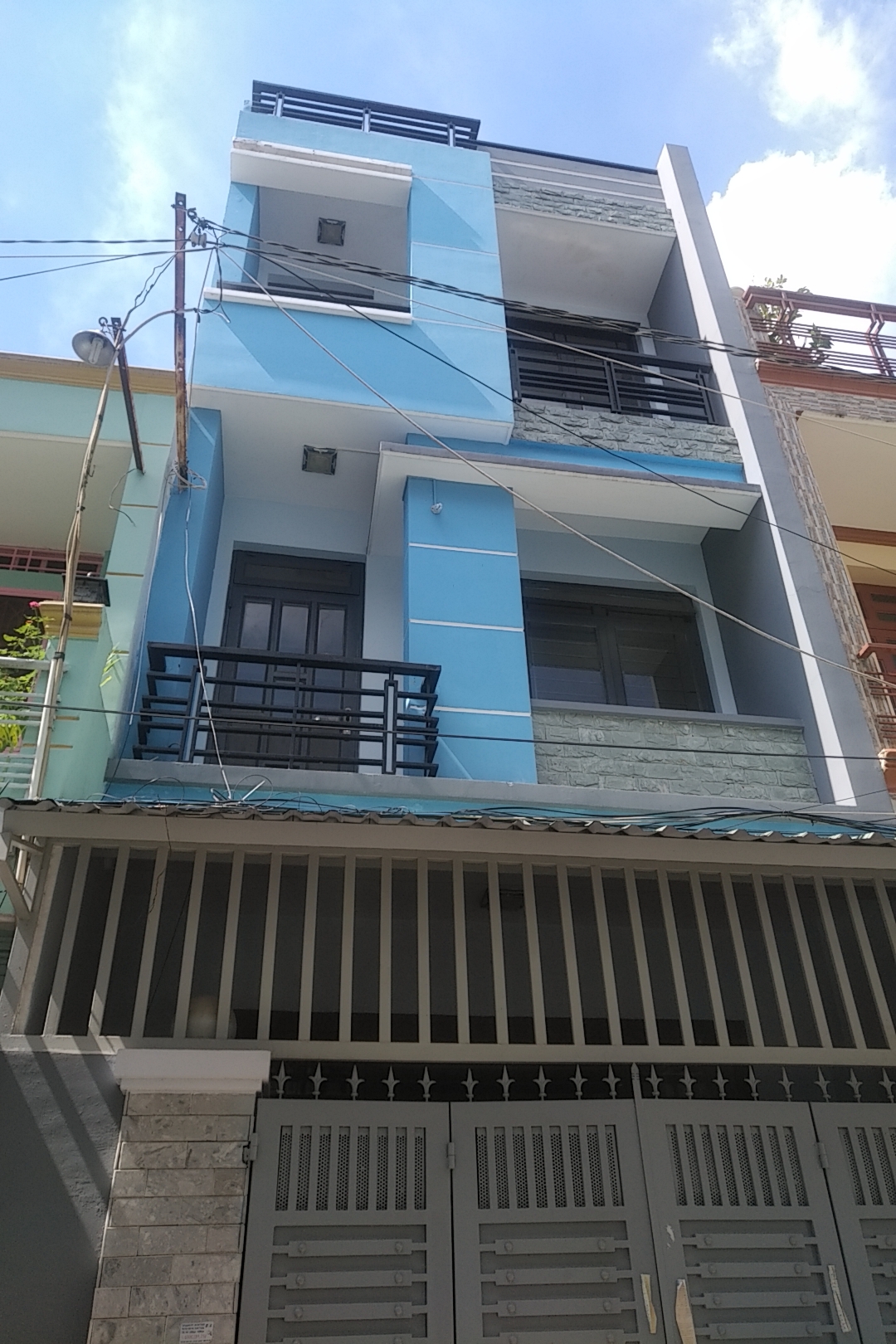 Bán gấp tòa nhà góc 2MT Ung Văn Khiêm P26 Bình Thạnh DT 8x25m, trệt 7 lầu, thu nhập 250tr giá 37 tỷ